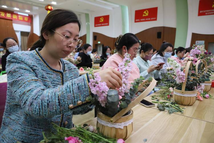 迎三八「一花一世界，巾帼今最美」插花艺术讲座——文化艺术讲座活动的组织策划